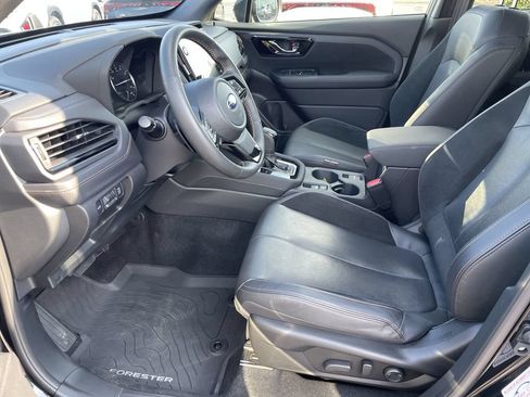 Used 2025 Subaru Forester Touring w/ Popular Package - Touring AWD/4WD image 9