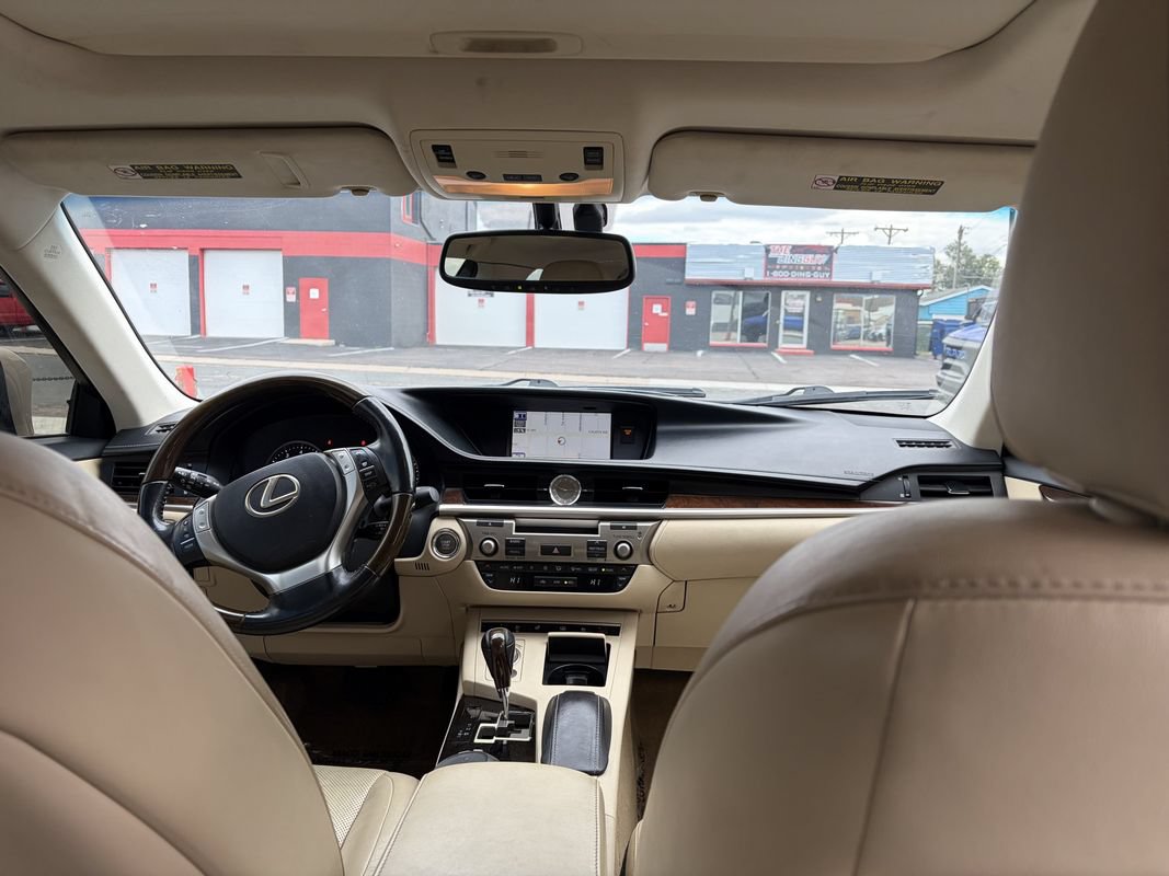 Used 2014 Lexus ES 350 w/ Luxury Package FWD image 13