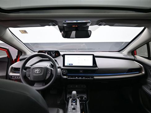 Certified 2025 Toyota Prius XLE image 26