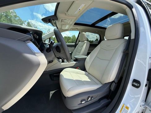 Certified 2023 Cadillac XT5 Premium Luxury w/ LPO, Floor Liner Package FWD image 6