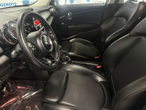 Used 2015 MINI Cooper 4-Door Hardtop FWD image 7