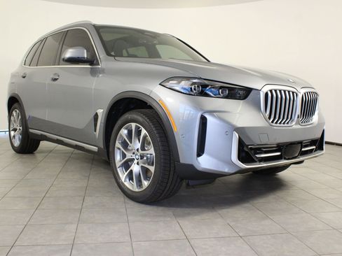 New 2026 BMW X5 sDrive40i image 7