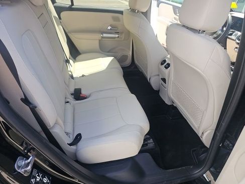 Used 2026 Mercedes-Benz GLB 250 image 11