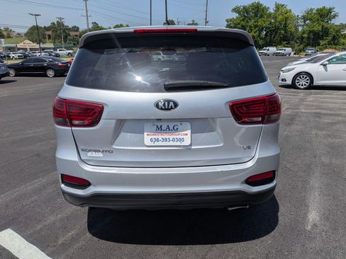 Used 2019 Kia Sorento AWD V6 image 5