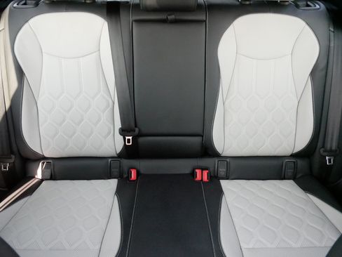 Certified 2025 Volkswagen Tiguan SEL R-Line AWD/4WD image 13