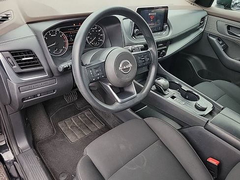 Used 2023 Nissan Rogue S image 9