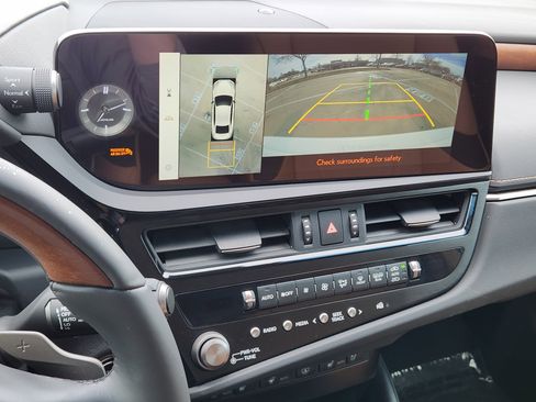 Used 2023 Lexus ES 350 Ultra Luxury image 19