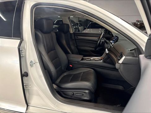 Used 2022 Honda Accord Touring image 10