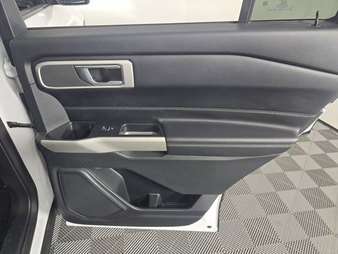 Used 2021 Ford Explorer XLT w/ Equipment Group 202A image 27