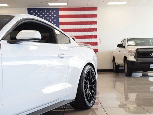 Used 2022 Ford Mustang GT Premium w/ GT Performance Package RWD image 15
