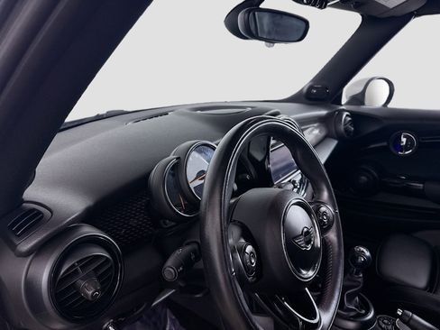 Used 2018 MINI Cooper S image 23