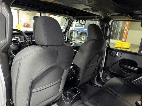 Used 2018 Jeep Wrangler Unlimited Sport S AWD/4WD image 27