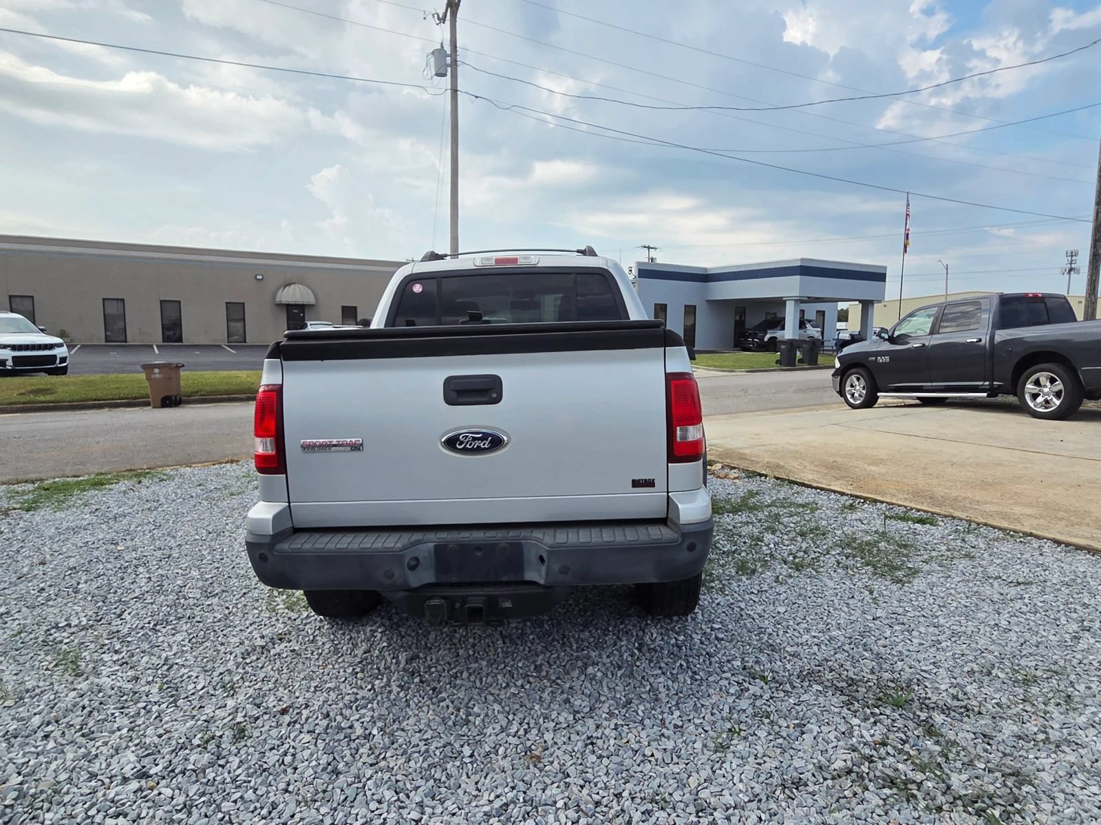 Used 2010 Ford Explorer Sport Trac XLT RWD image 4