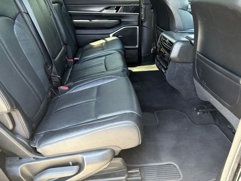Used 2023 Jeep Wagoneer Series II AWD/4WD image 17