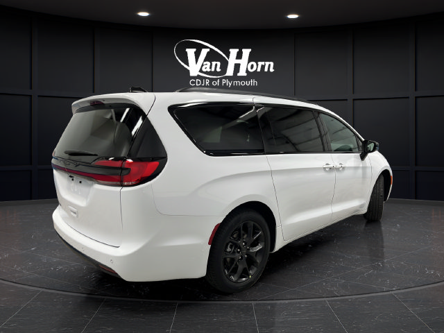 New 2027 Chrysler Pacifica Select FWD image 7