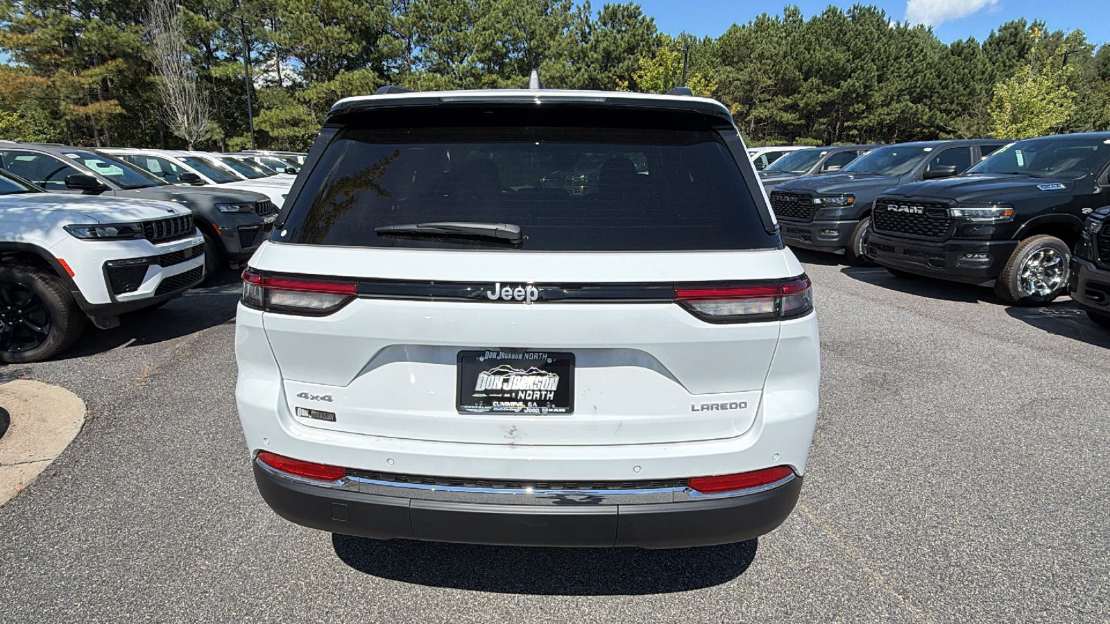 New 2027 Jeep Grand Cherokee Laredo X AWD/4WD image 9