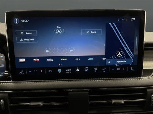 Used 2024 Lincoln Corsair Premiere image 17