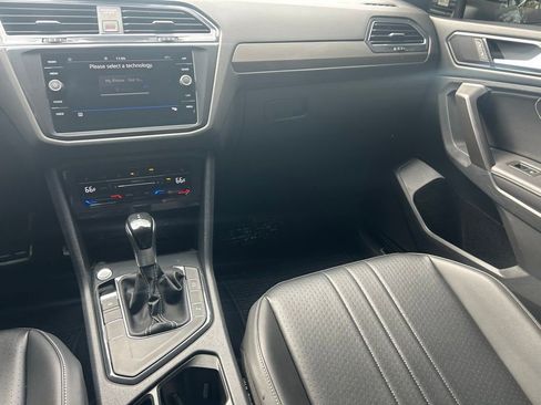 Certified 2022 Volkswagen Tiguan SE R-Line image 11