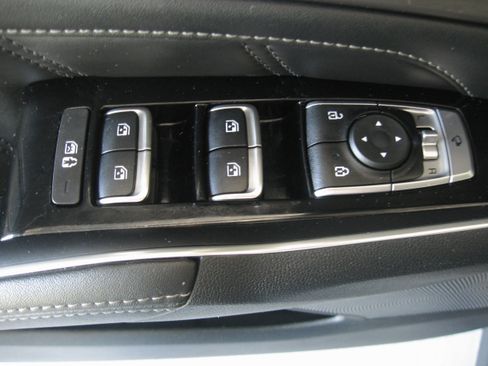 Used 2023 Kia Sorento SX image 12