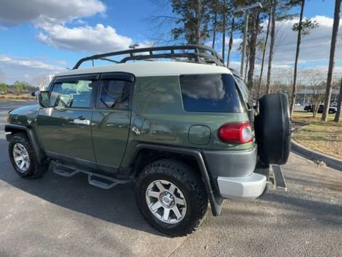 Used 2014 Toyota FJ Cruiser 4WD w/ Upgrade Package image 9