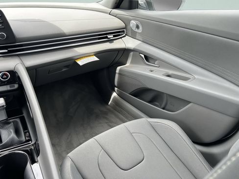 New 2026 Hyundai Elantra Hybrid FWD image 20