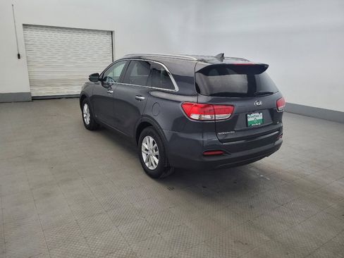Used 2017 Kia Sorento AWD w/ LX Convenience Package image 5