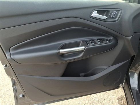 Used 2019 Ford Escape SE image 9