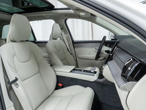 New 2026 Volvo XC90 B6 Ultra image 22