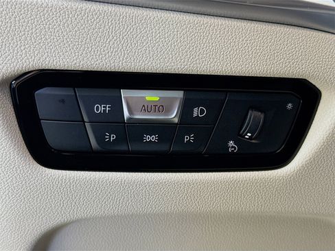 Used 2025 BMW M340i M340i w/ Premium Package image 10