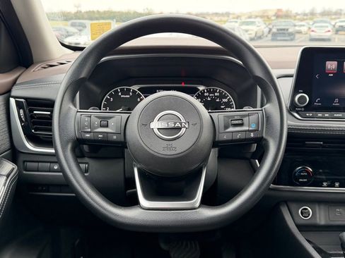 Used 2023 Nissan Rogue SV image 16