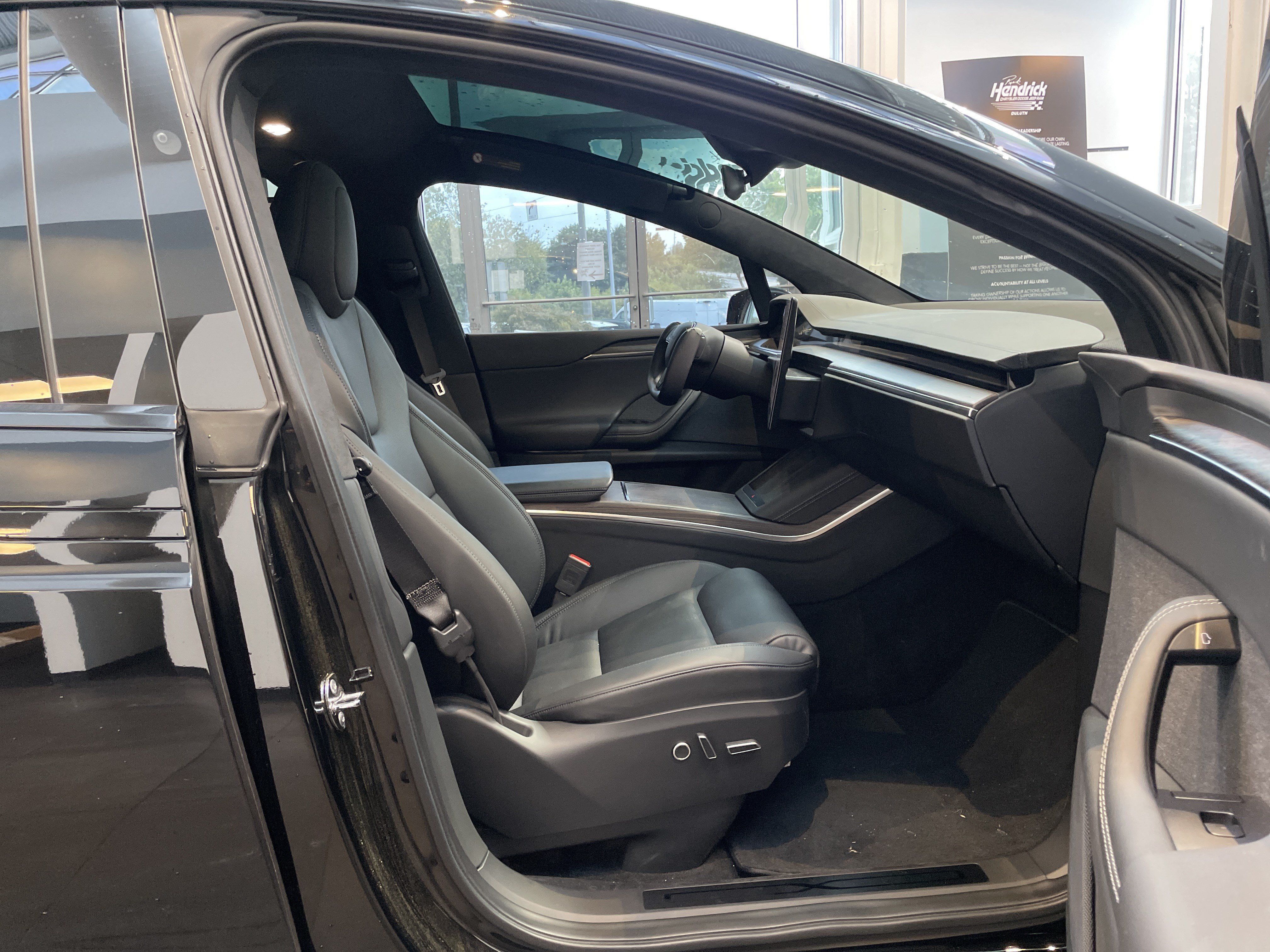 Used 2022 Tesla Model X AWD/4WD image 36