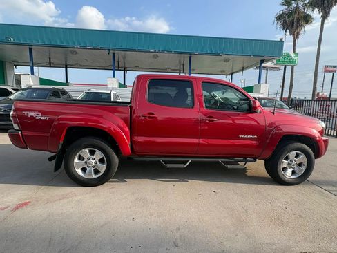 Used 2011 Toyota Tacoma PreRunner w/ TRD Sport Pkg RWD image 7