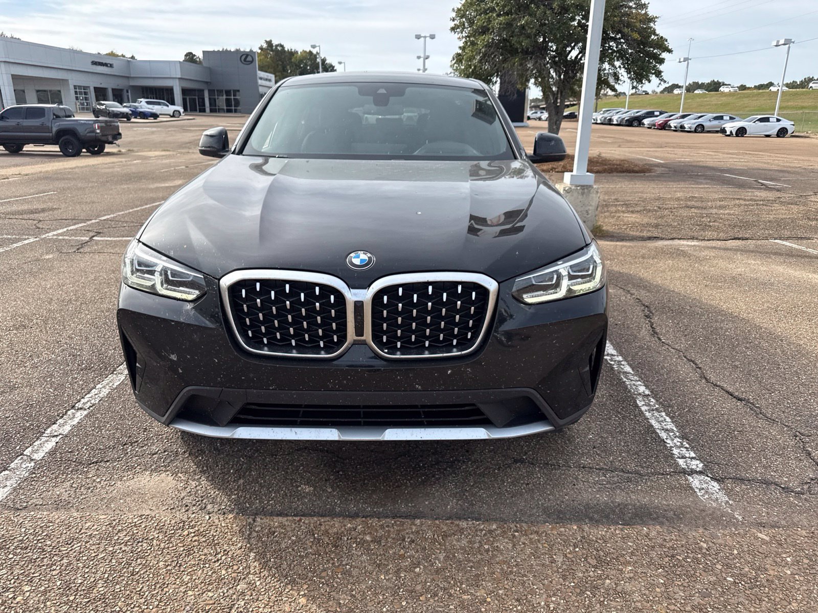Certified 2024 BMW X4 xDrive30i w/ Premium Package AWD/4WD image 2