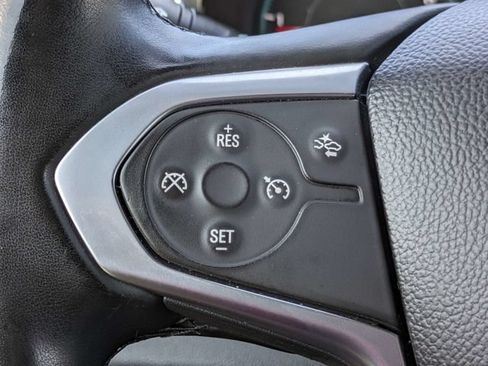 Used 2023 Chevrolet Traverse LT FWD image 26
