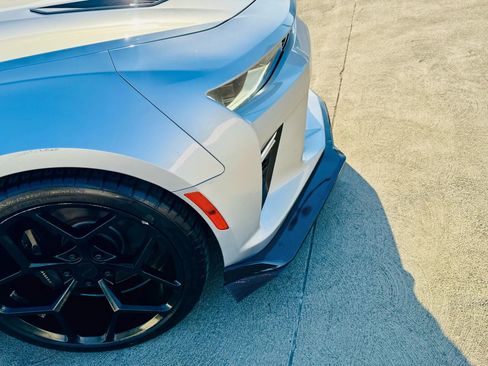 Used 2017 Chevrolet Camaro SS image 60