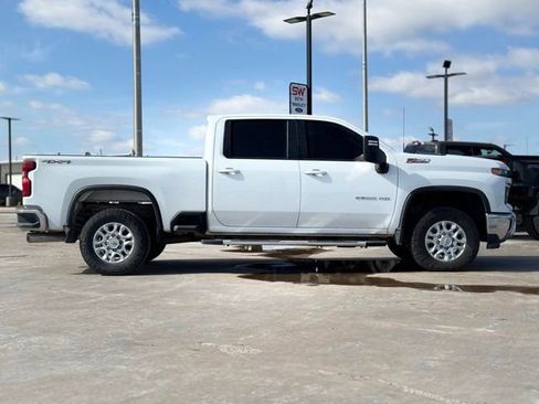 Used 2024 Chevrolet Silverado 2500 LT image 5