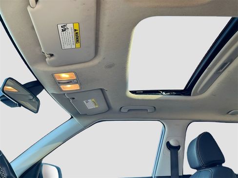 Used 2022 Hyundai Venue SEL w/ Cargo Package image 20