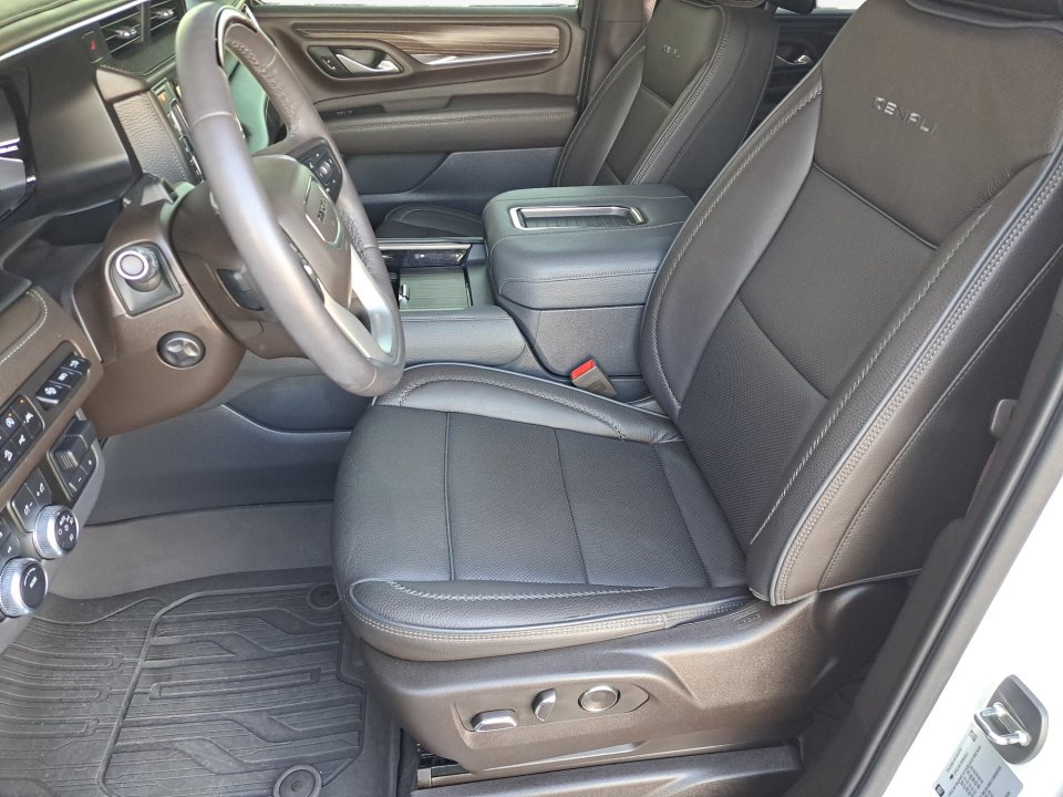 Used 2023 GMC Yukon XL Denali w/ Advanced Technology Package AWD/4WD image 8