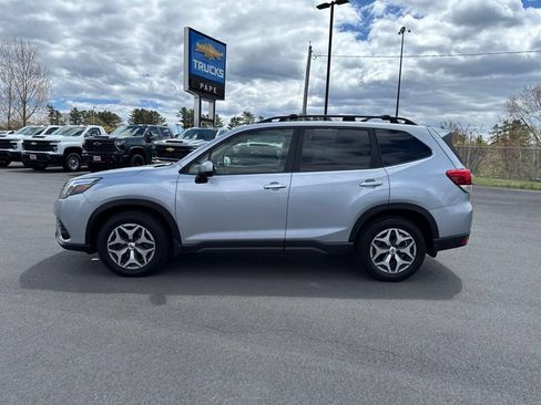 Used 2022 Subaru Forester Premium AWD/4WD image 9