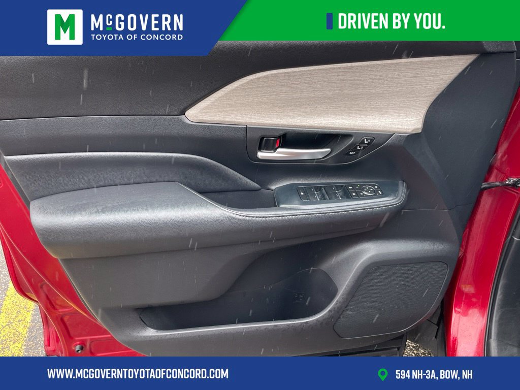 Used 2024 Toyota Grand Highlander AWD Hybrid image 14
