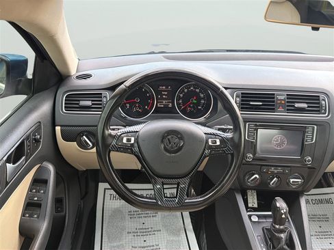 Used 2017 Volkswagen Jetta SE FWD image 21