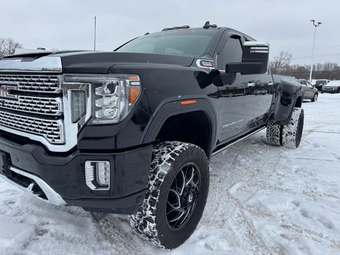 Used 2021 GMC Sierra 3500 Denali w/ Denali Ultimate Package image 9