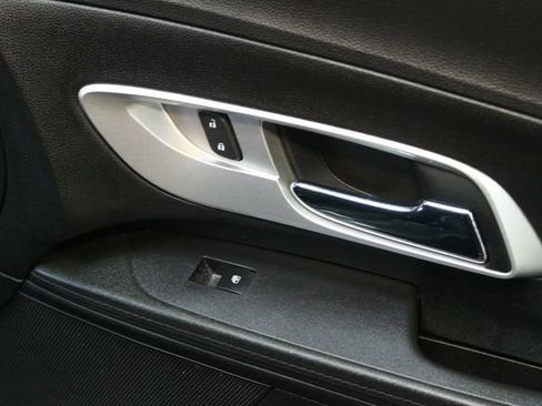 Used 2017 Chevrolet Equinox LS image 9