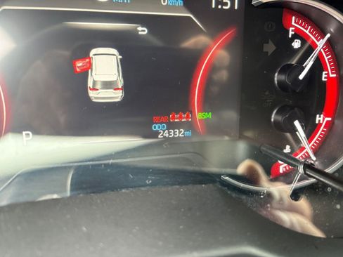 Used 2025 Toyota RAV4 XLE image 40