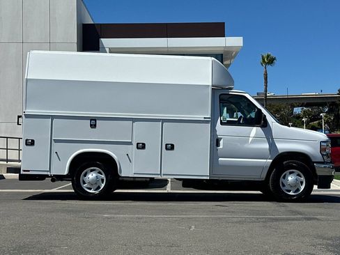New 2026 Ford E-350 and Econoline 350 Super Duty w/ Power Equipment Group RWD image 2