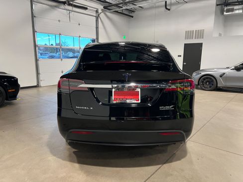 Used 2018 Tesla Model X 75D image 4