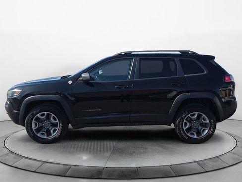 Used 2019 Jeep Cherokee Trailhawk image 2