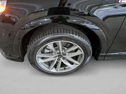 Certified 2025 Audi Q3 2.0T Premium w/ Convenience Package image 29