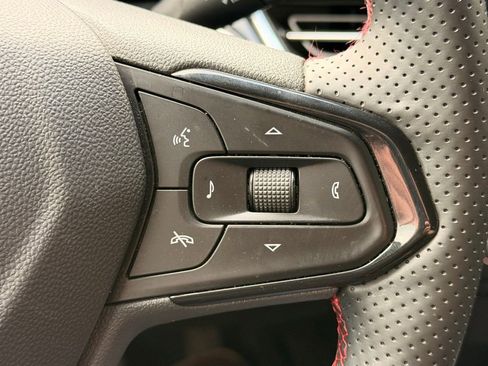Used 2025 Chevrolet Trax RS w/ Driver Confidence Package FWD image 21