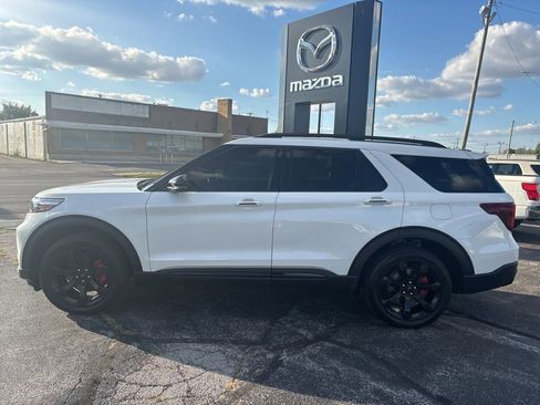 Used 2020 Ford Explorer ST w/ ST Street Pack image 2